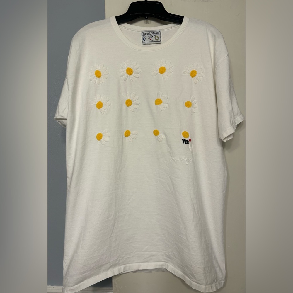 Vintage Swan Magic Daisy T-shirt